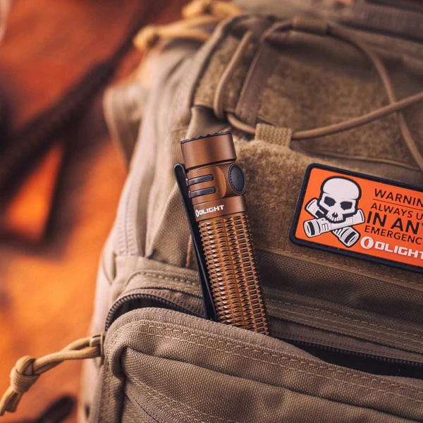 Warrior Mini 3 最強EDCタクティカルライト 1750lm - Olight Japan