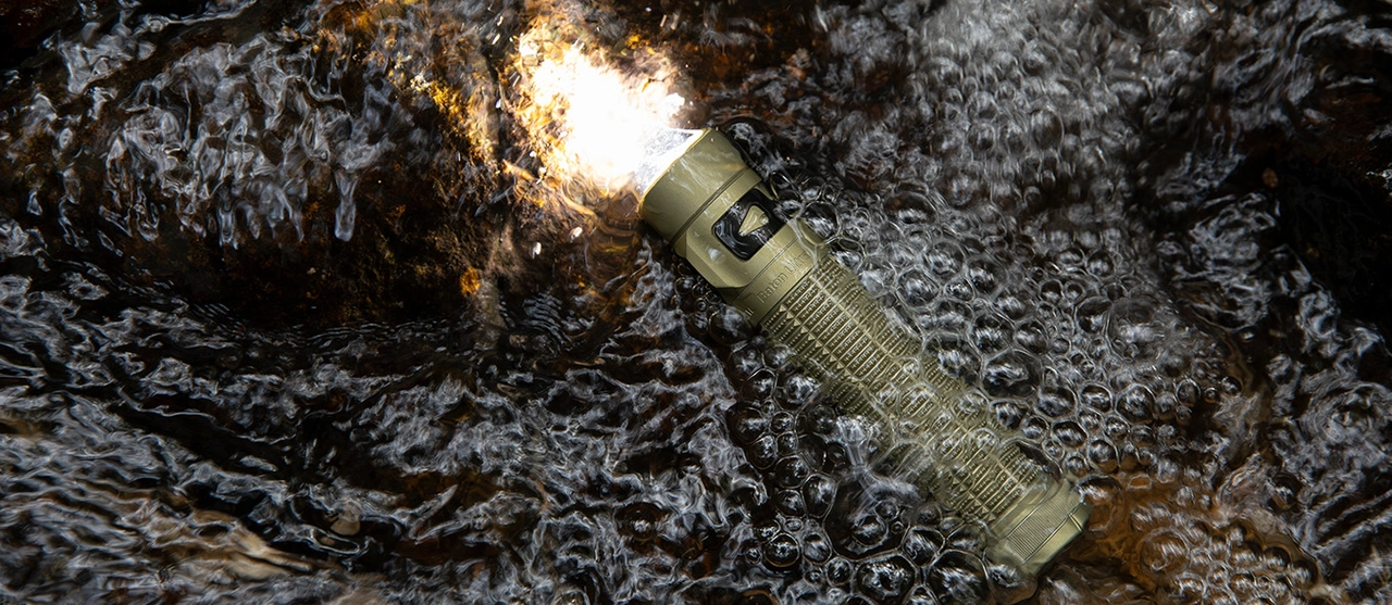 Baton Ultra 懐中電灯 強力 LEDライト 1800ルーメン デュアル充電 USBC