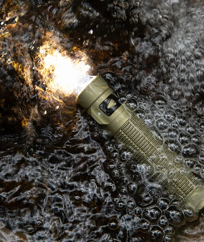 OLIGHT Baton Ultra 懐中電灯 高輝度 コンパクト充電式ライト 1800