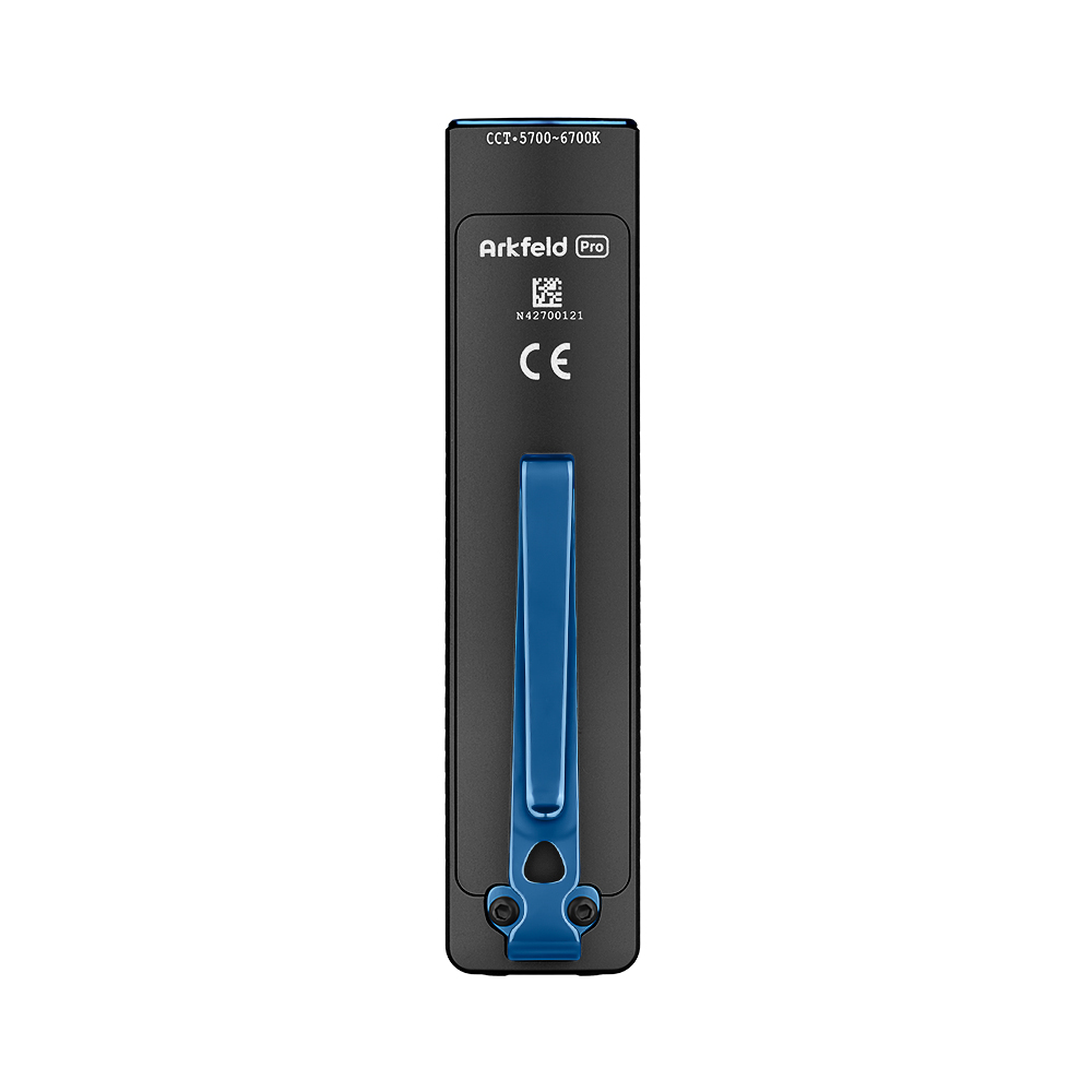 Arkfeld PRO 初の三つを一つにしたライト - Olight Japan