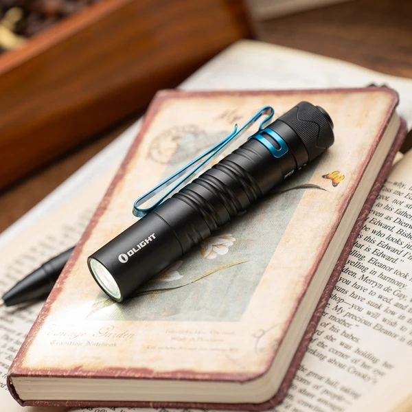 i5R EOS 充電式 ライト - Olight Japan