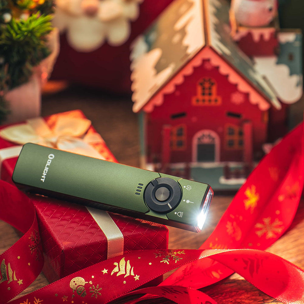 Arkfeld PRO 初の三つを一つにしたライト - Olight Japan