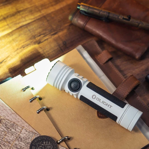 Seeker 4 Pro 高出力懐中電灯 4600ルーメン 強力EDCライト Type-C充電