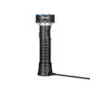 Prowess O2200000ブラックLED充電式懐中電灯、USB-C充電ポートとテクスチャードグリップ付き、白背景