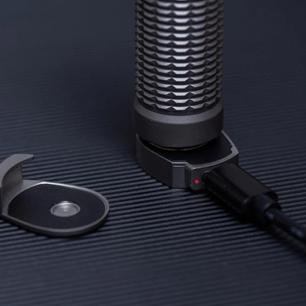 超希少・新品未使用！Olight Oport EDC ポータブル磁気充電器 Oport 懐中電灯 充電器 - Olight Japan