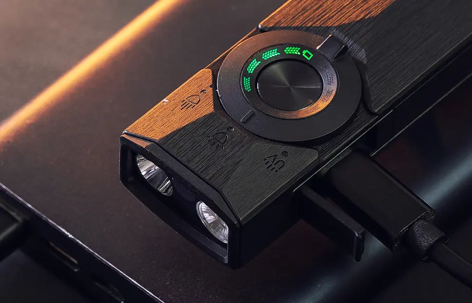 ArkPro Onyx Black登場：シンプルで洗練されたEDCライトの新カラー