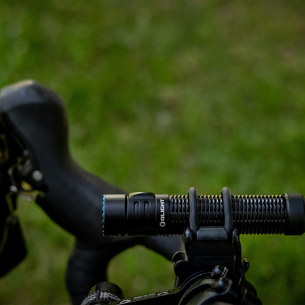 Warrior Mini 3 最強EDCタクティカルライト 1750lm - Olight Japan