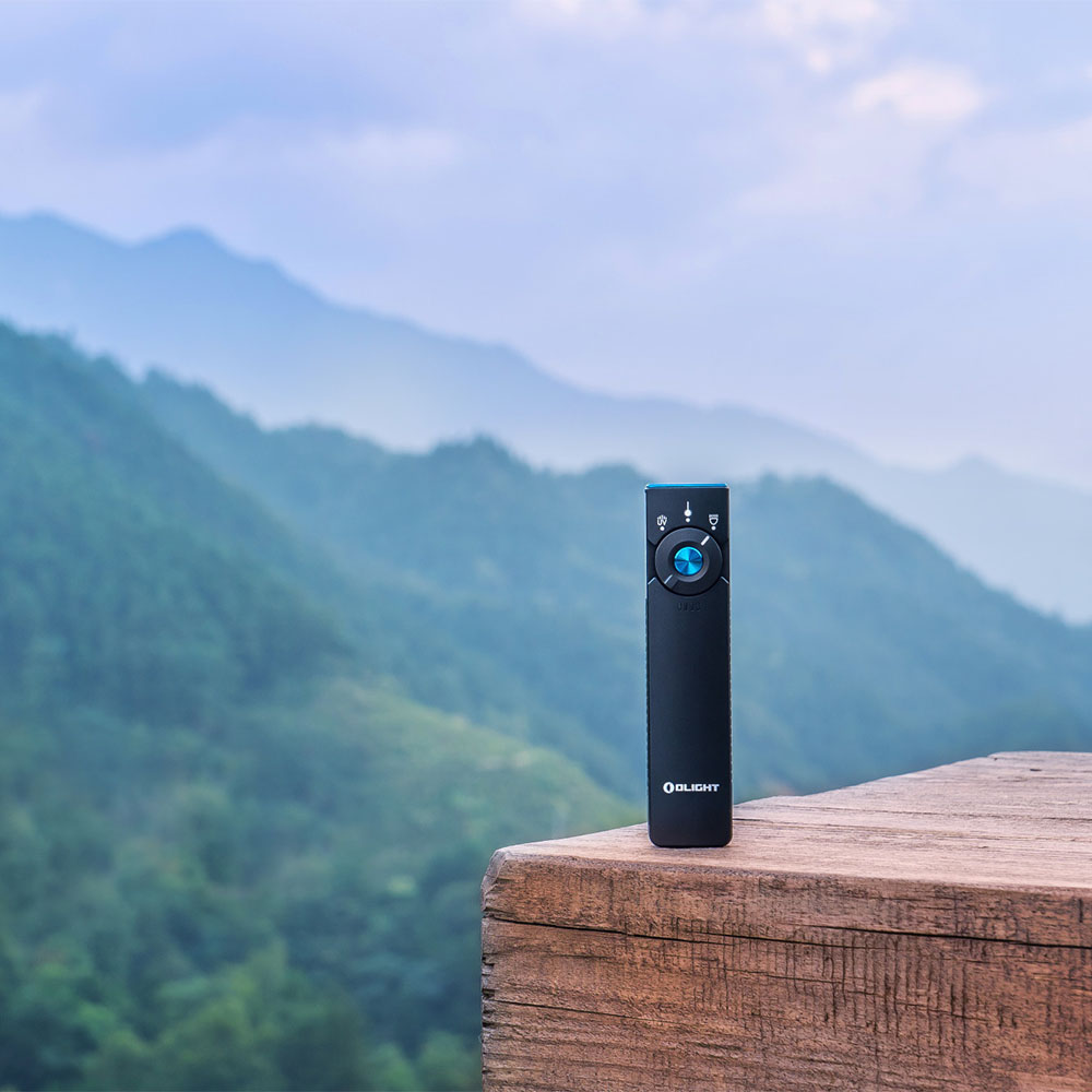 Arkfeld PRO 初の三つを一つにしたライト - Olight Japan