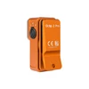 Olight Oclip 2 Pro オレンジ クリップライトの背面斜め。頑丈なクリップと切り替えスイッチを搭載し、アウトドアや日常の携帯に最適な小型LEDライト。