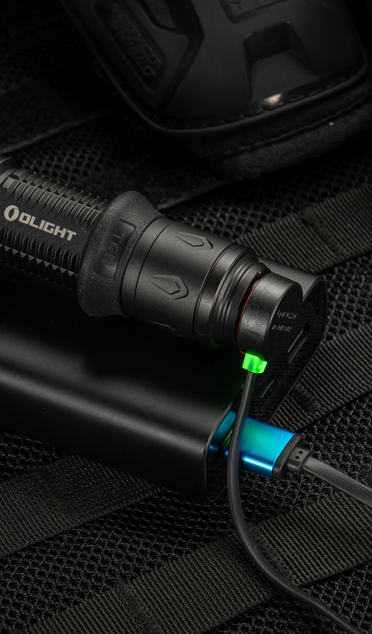 Warrior X 4 タクティカル懐中電灯 2600ルーメン 高輝度 LEDライト