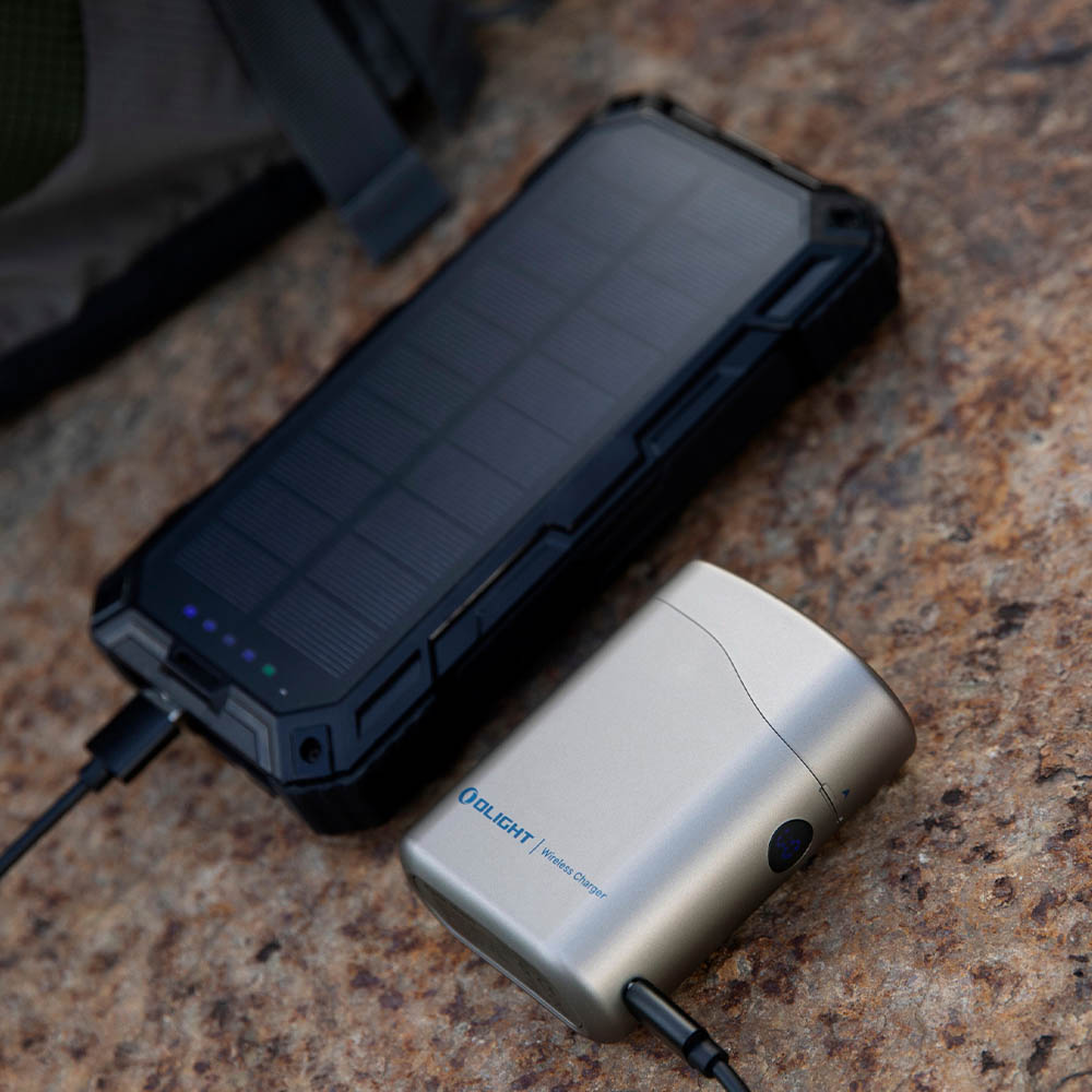 Baton 4 Premium Type C充電式懐中電灯&5000mAh充電ケース - Olight Japan