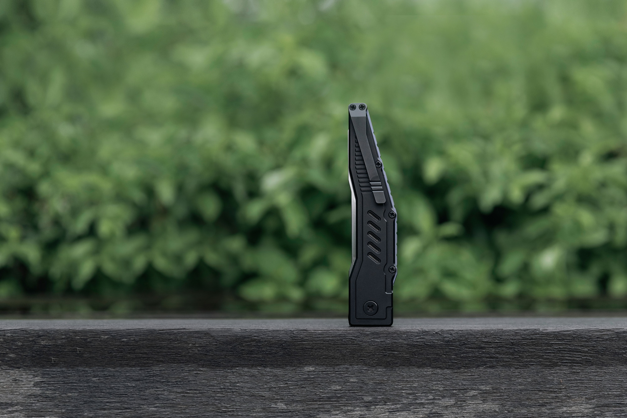 Mettle 3 折り畳み式ツール サイバーパンク風 - Olight Japan