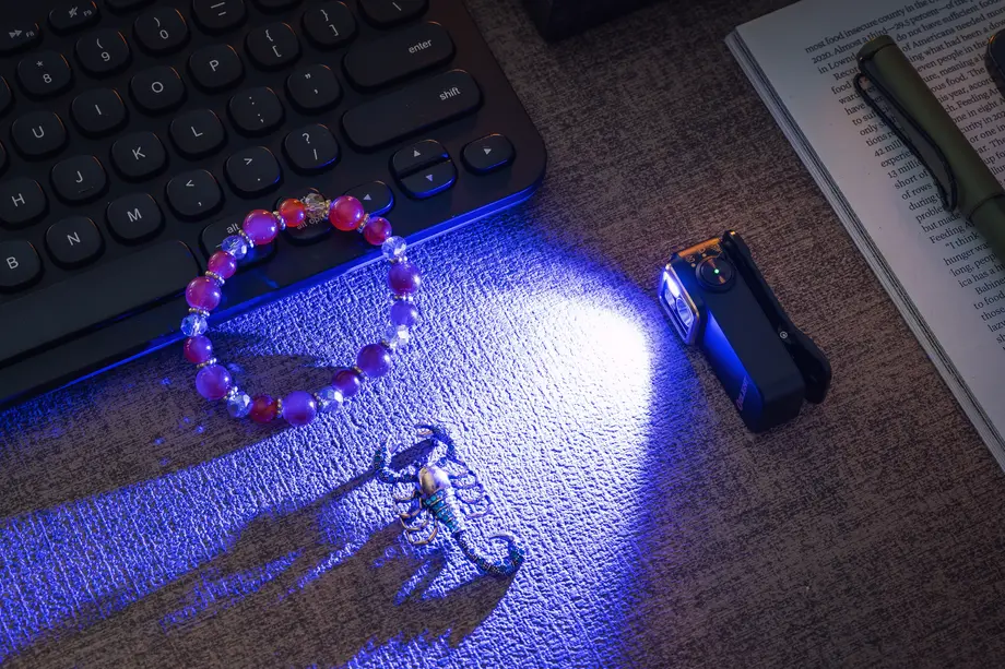 ブルーライトと紫外線 どっちが強い？