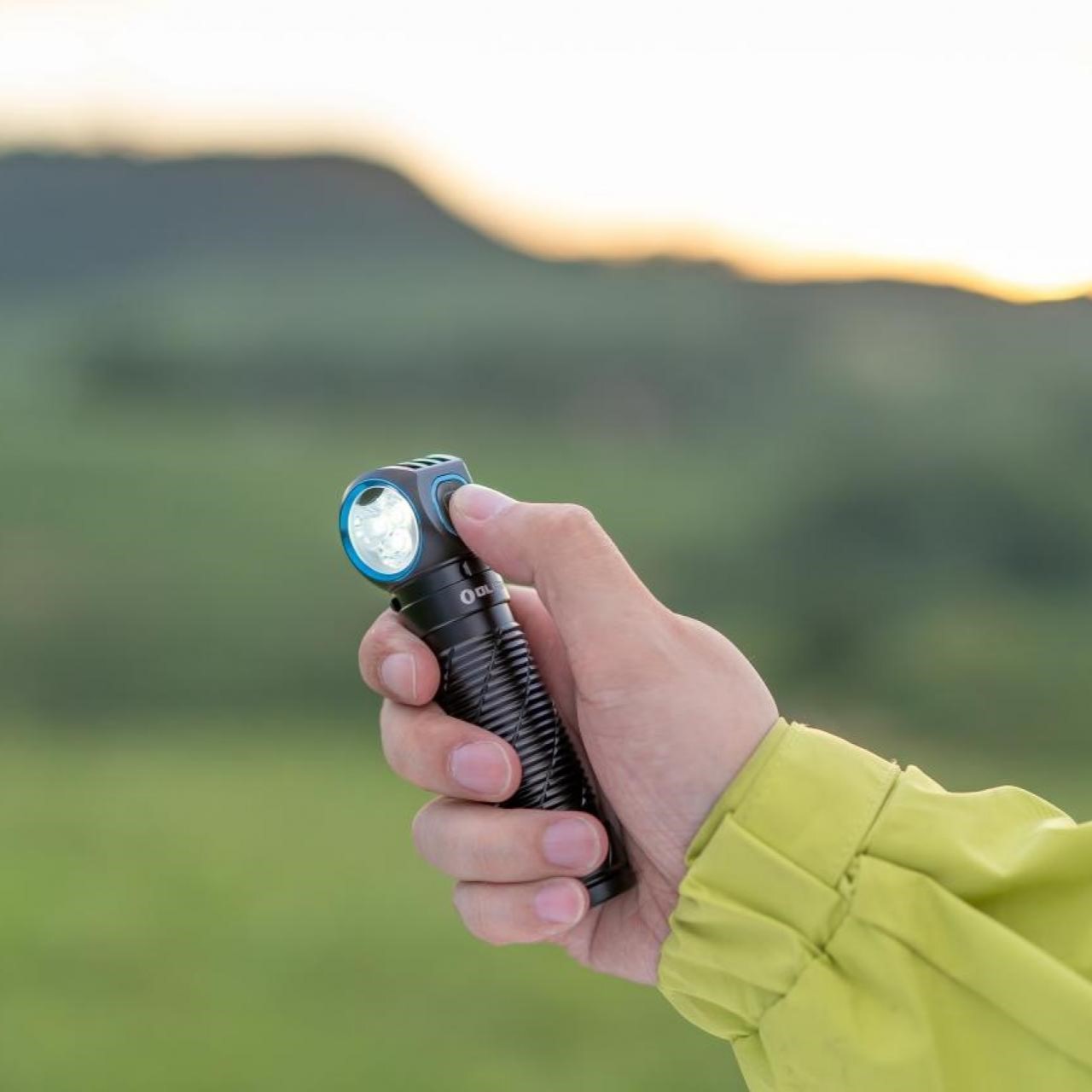 Perun 3 高出力L型懐中電灯 3000ルーメン ヘッドライト 多機能 LED