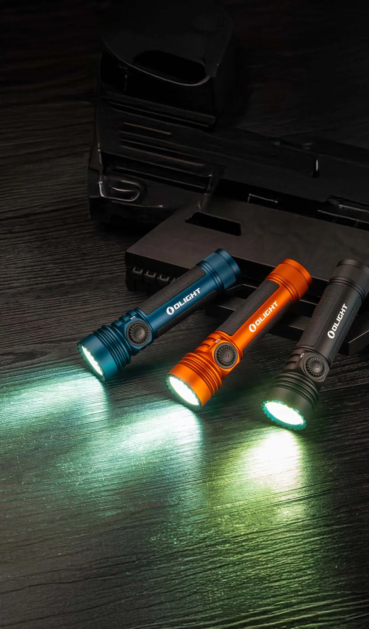 Seeker 4 Pro LED懐中電灯 4600ルーメン 高輝度 防災 充電式 強力 軍用