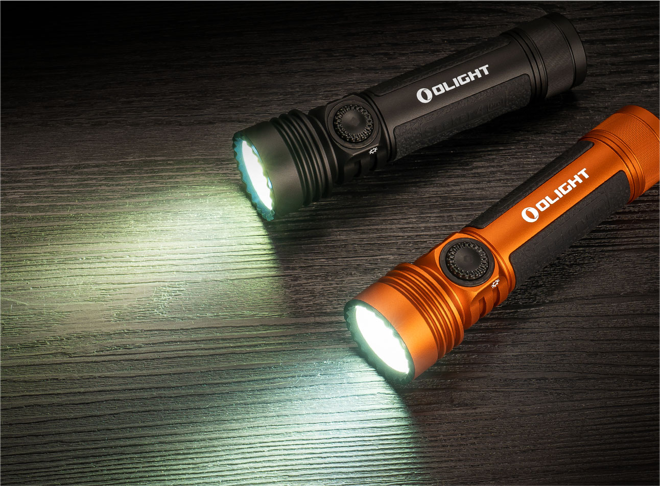 Seeker 4 Pro TYPE C 4600ルーメン高出力LEDライト 充電式EDC - Olight