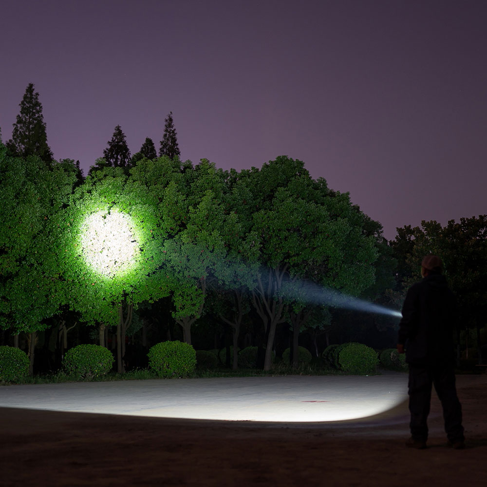 Javelot Mini LED懐中電灯 超遠距離照射高輝度強力防災OLIGHT - Olight