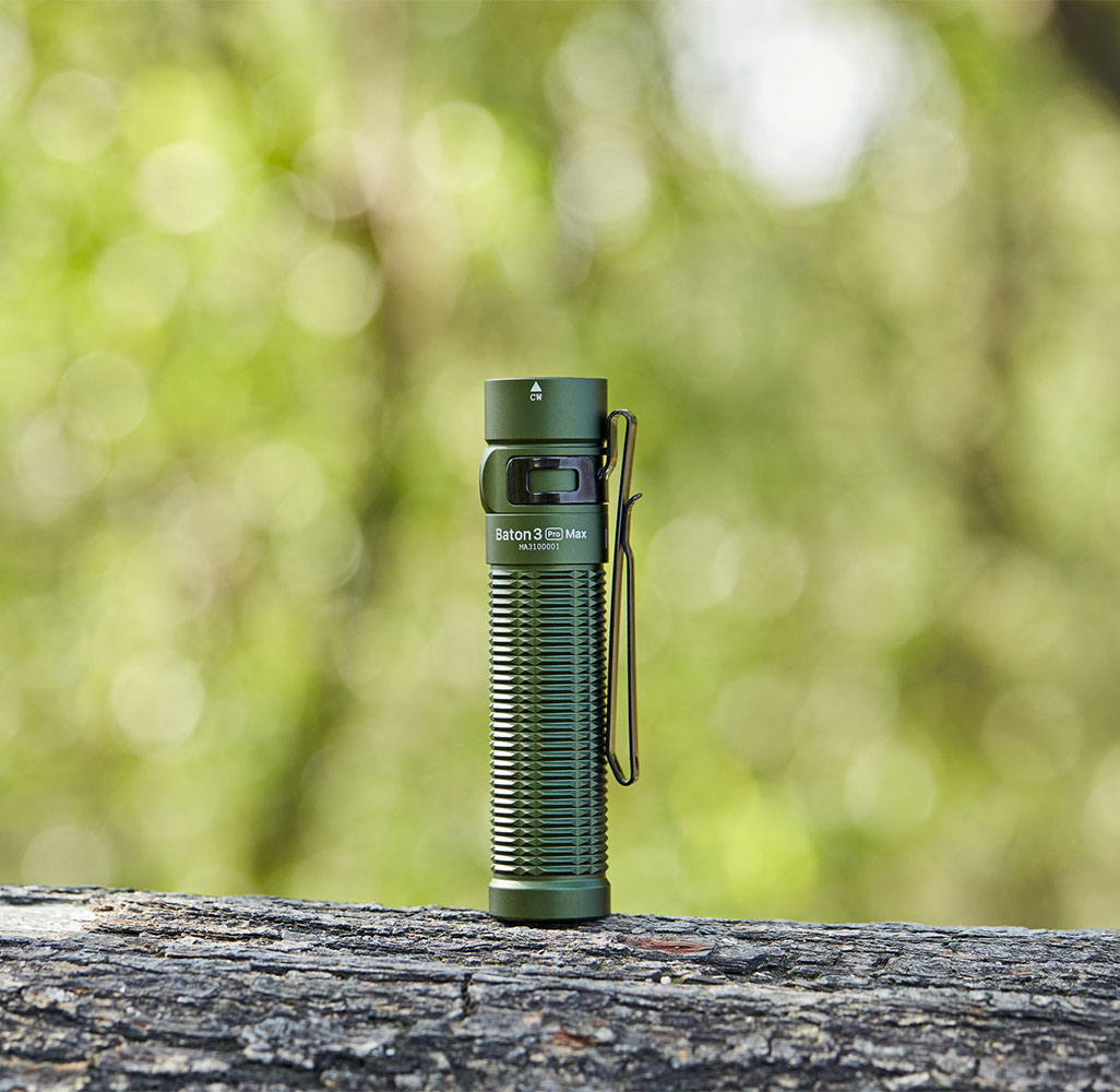 Baton 3 Pro Max 2500ルーメンEDC懐中電灯 - Olight Japan