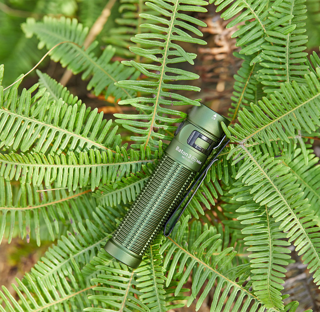 Baton 3 Pro Max 2500ルーメンEDC懐中電灯 - Olight Japan